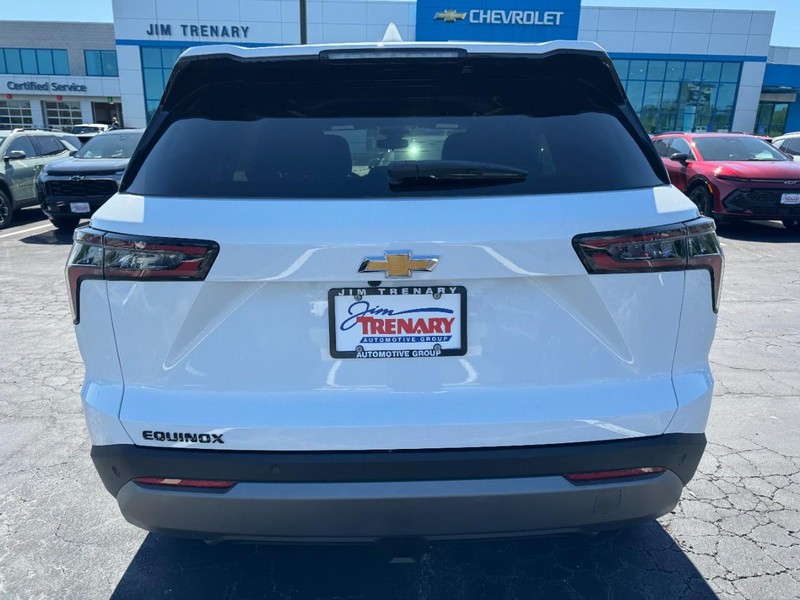 Chevrolet Equinox Vehicle Image 04