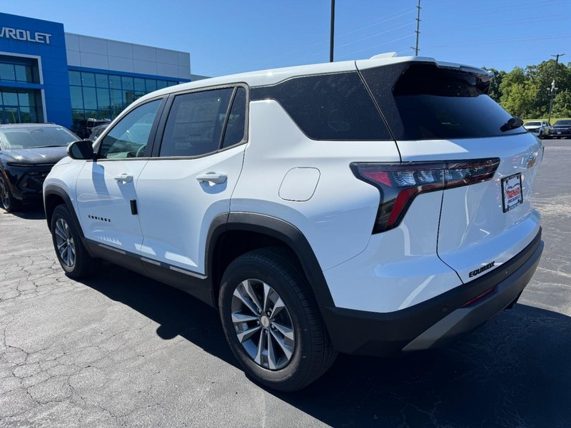 Chevrolet Equinox Vehicle Image 05