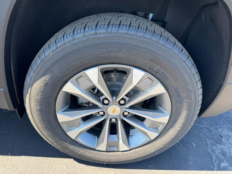 Chevrolet Equinox Vehicle Image 06