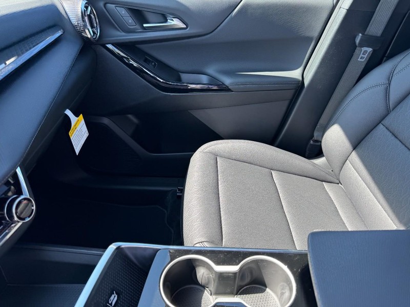 Chevrolet Equinox Vehicle Image 08