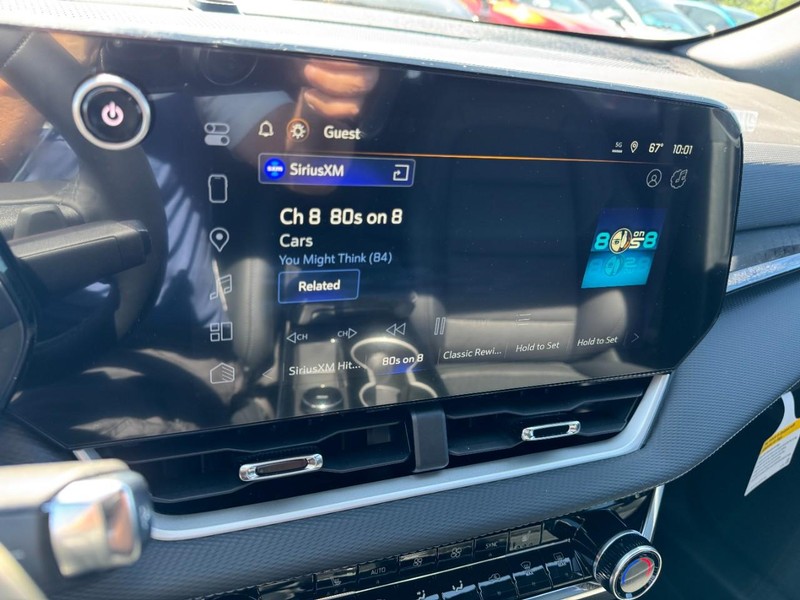 Chevrolet Equinox Vehicle Image 14