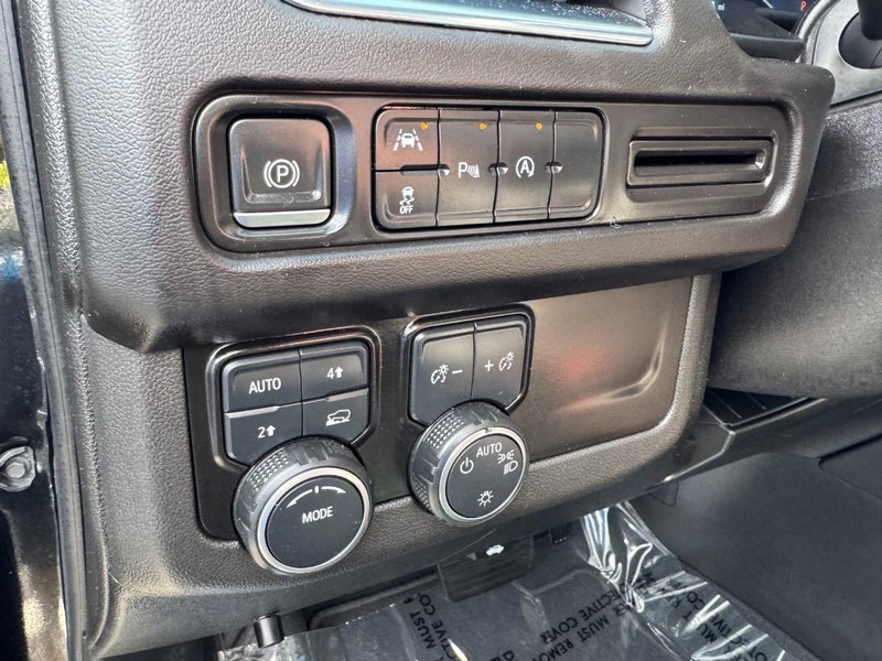 Chevrolet Tahoe Vehicle Image 18