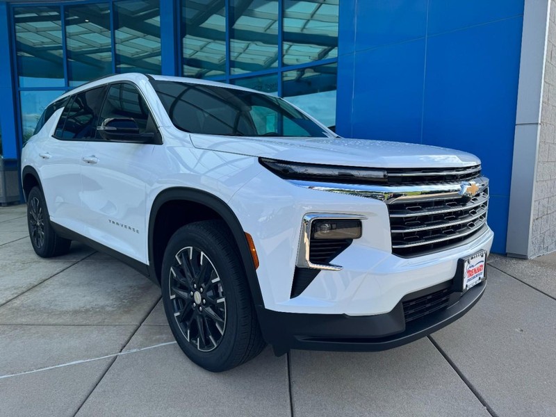 Chevrolet Traverse Vehicle Image 02