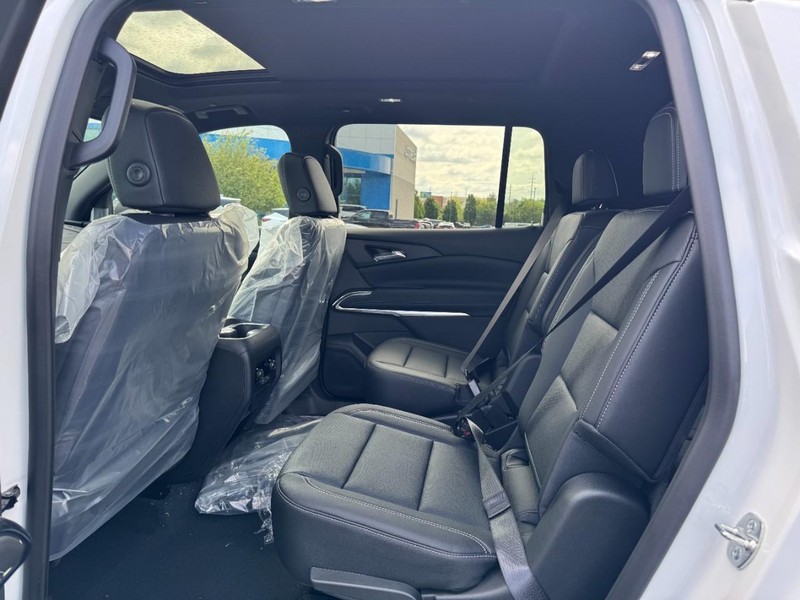 Chevrolet Traverse Vehicle Image 07