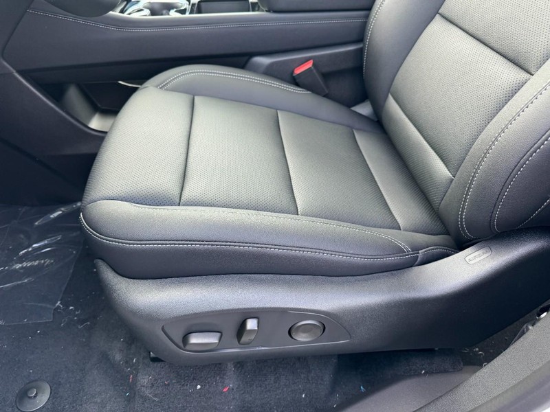 Chevrolet Traverse Vehicle Image 10