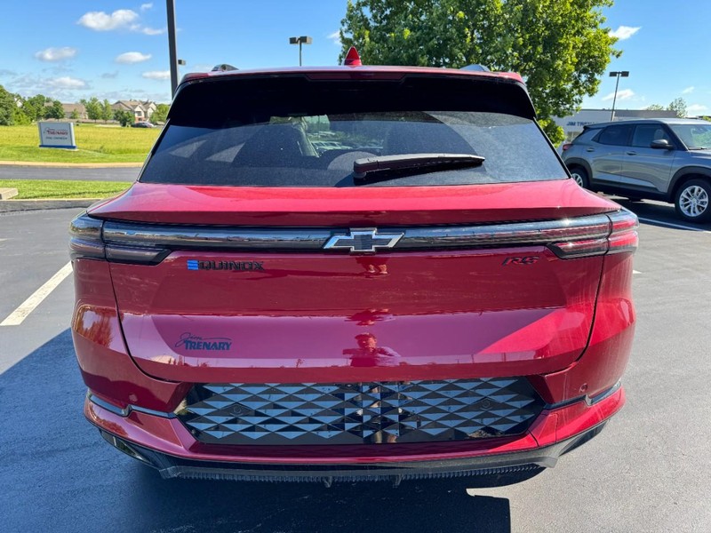Chevrolet Equinox EV Vehicle Image 04