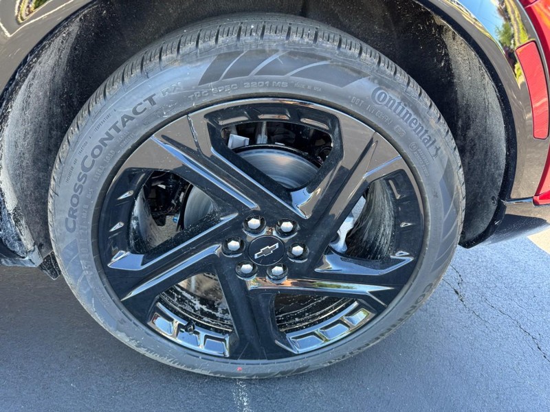 Chevrolet Equinox EV Vehicle Image 06