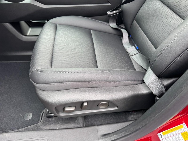 Chevrolet Equinox Vehicle Image 09