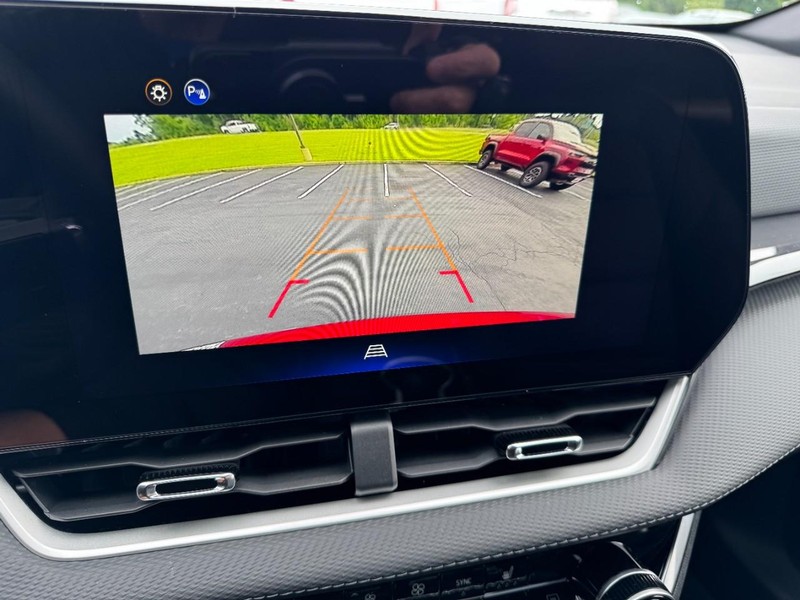 Chevrolet Equinox Vehicle Image 16