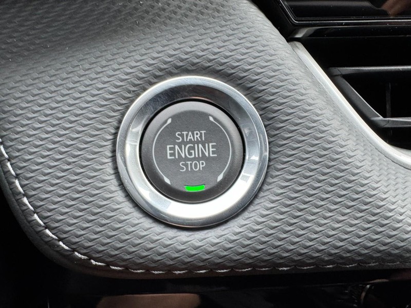 Chevrolet Equinox Vehicle Image 17
