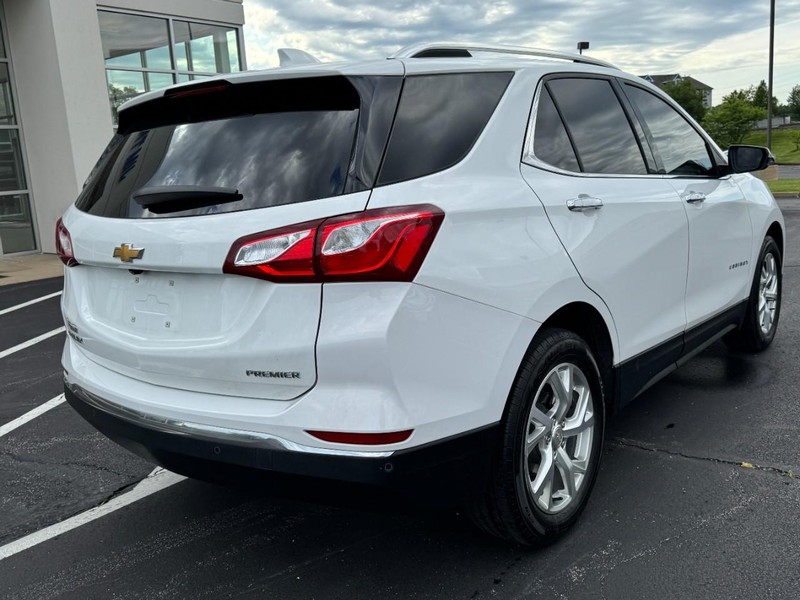 Chevrolet Equinox Vehicle Image 03