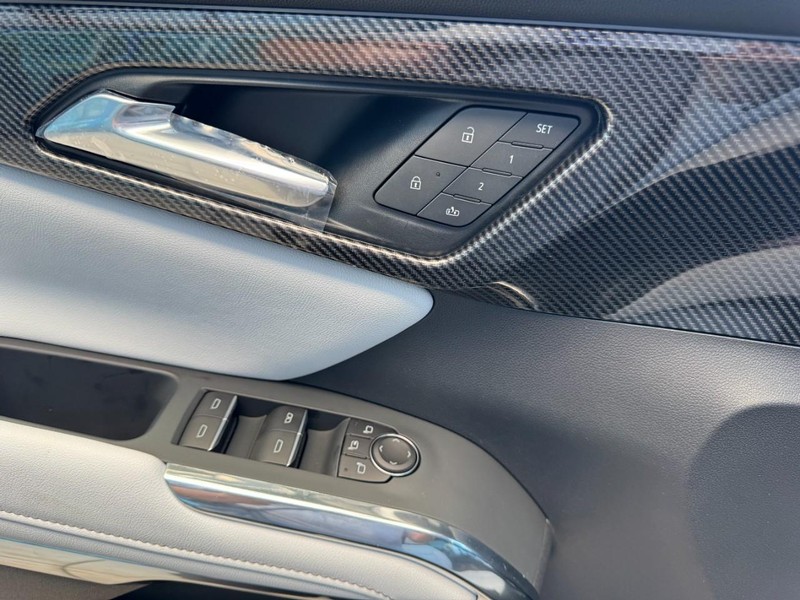 Chevrolet Traverse Vehicle Image 10
