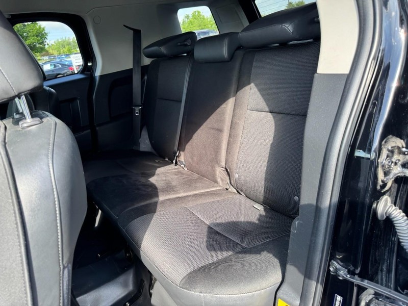Toyota FJ Cruiser Vehicle Image 10