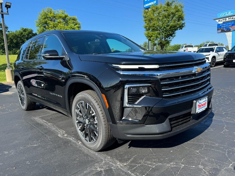Chevrolet Traverse Vehicle Image 02