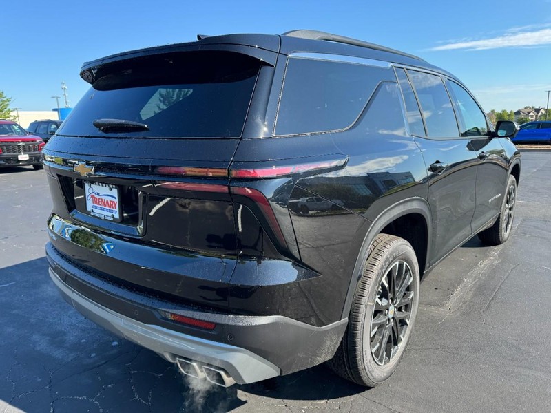 Chevrolet Traverse Vehicle Image 03