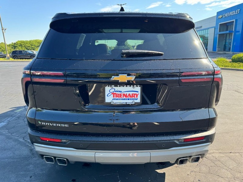 Chevrolet Traverse Vehicle Image 04