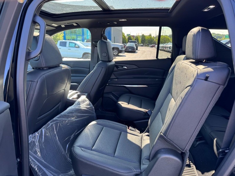 Chevrolet Traverse Vehicle Image 09