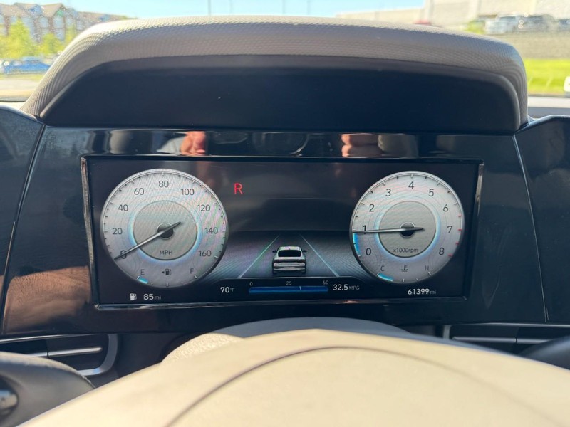 Hyundai Elantra Vehicle Image 23