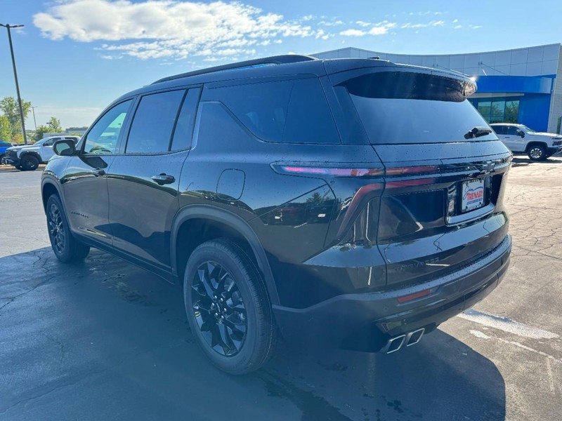 Chevrolet Traverse Vehicle Image 05