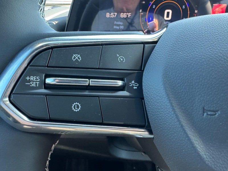 Chevrolet Traverse Vehicle Image 12