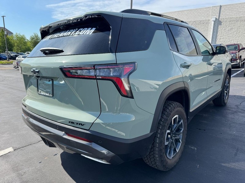 Chevrolet Equinox Vehicle Image 03