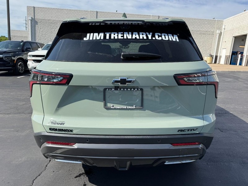 Chevrolet Equinox Vehicle Image 04