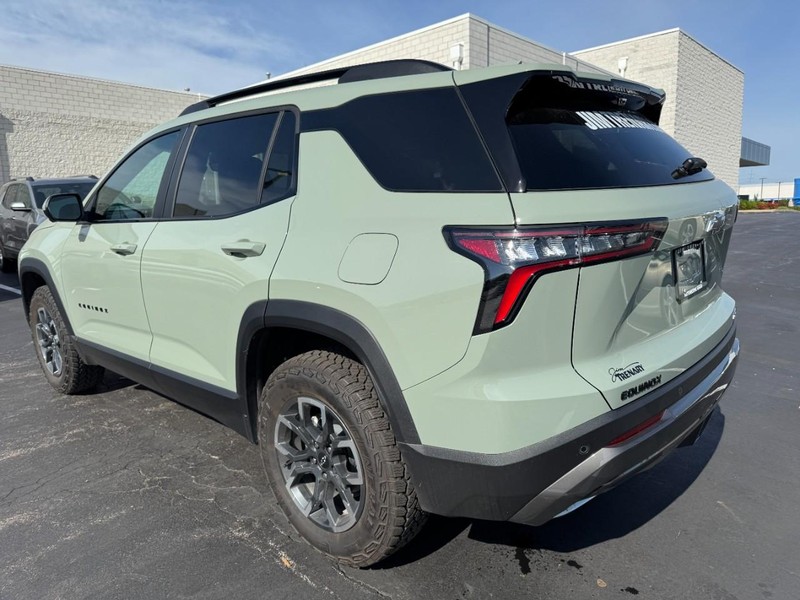 Chevrolet Equinox Vehicle Image 05