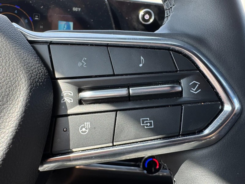 Chevrolet Equinox Vehicle Image 12