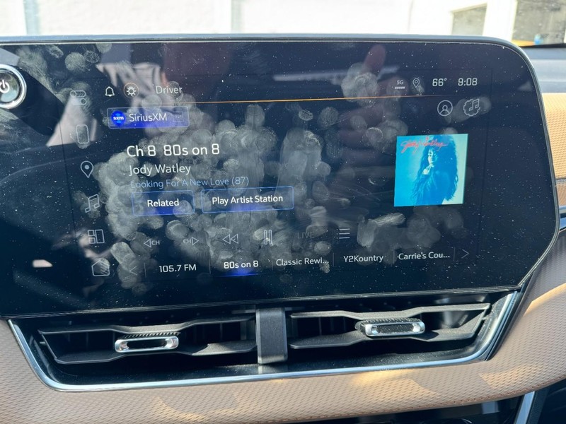 Chevrolet Equinox Vehicle Image 14