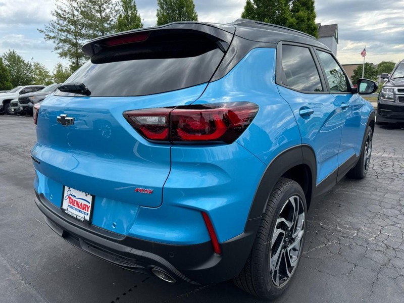 Chevrolet TrailBlazer Vehicle Image 03