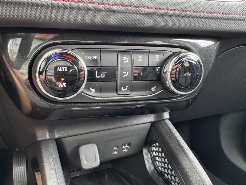 Chevrolet TrailBlazer Vehicle Image 13
