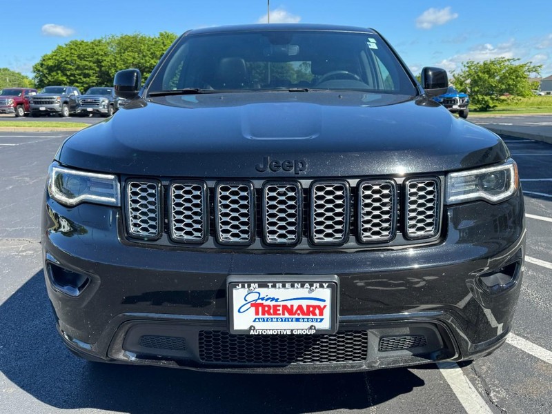Jeep Grand Cherokee WK Vehicle Image 09