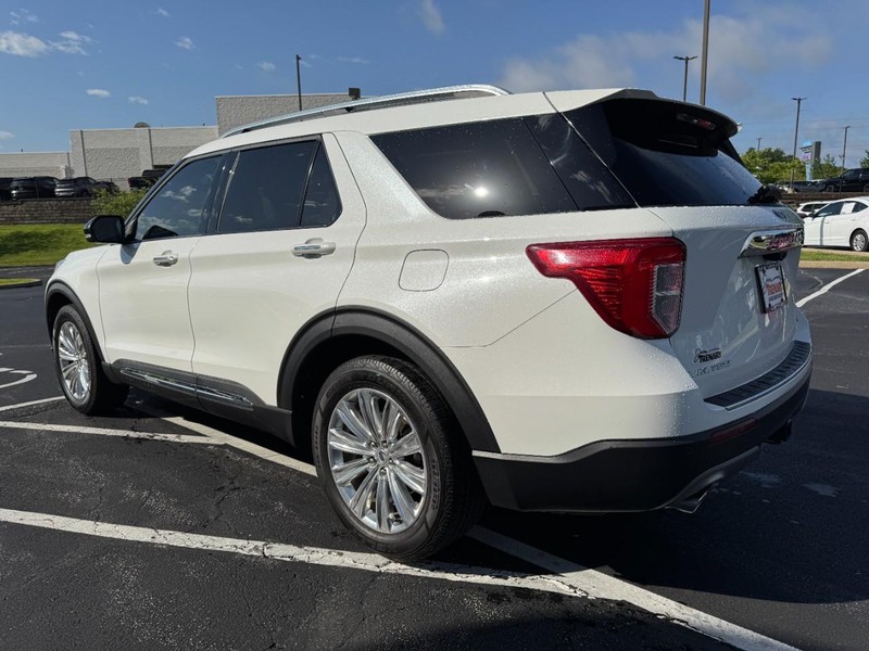 Ford Explorer Vehicle Image 05