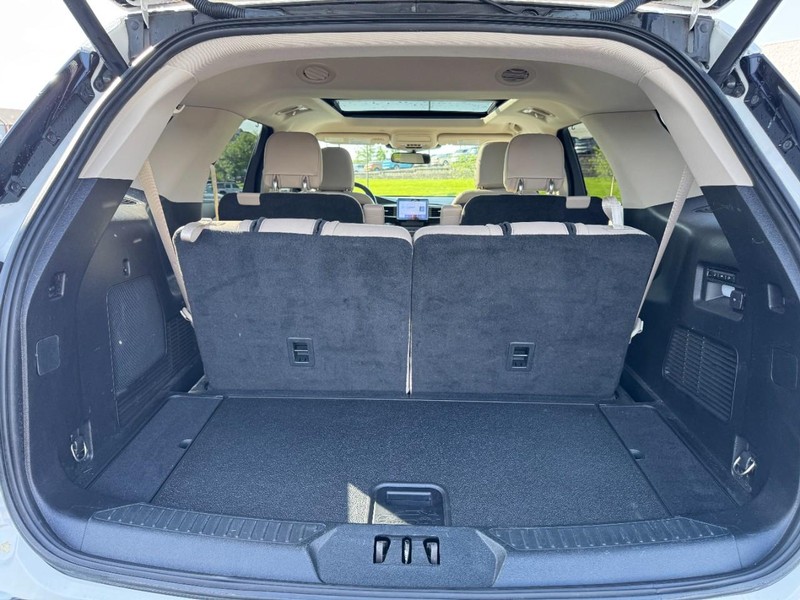 Ford Explorer Vehicle Image 06