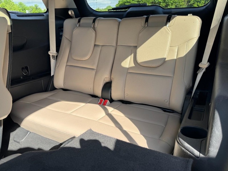 Ford Explorer Vehicle Image 10