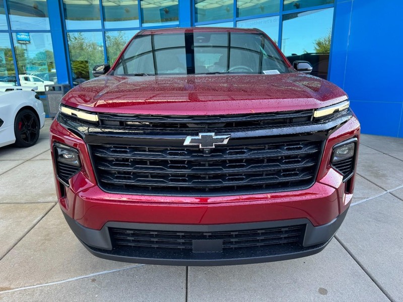 Chevrolet Traverse Vehicle Image 02