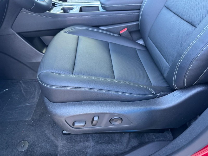 Chevrolet Traverse Vehicle Image 09