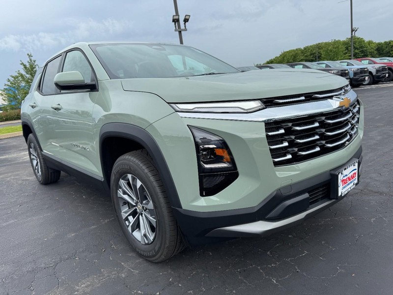 Chevrolet Equinox Vehicle Image 02