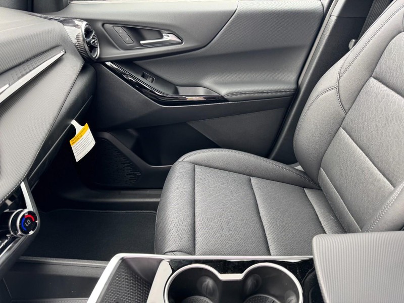 Chevrolet Equinox Vehicle Image 08