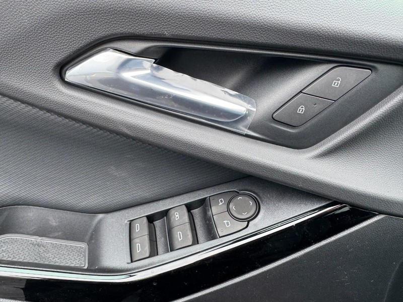Chevrolet Equinox Vehicle Image 10