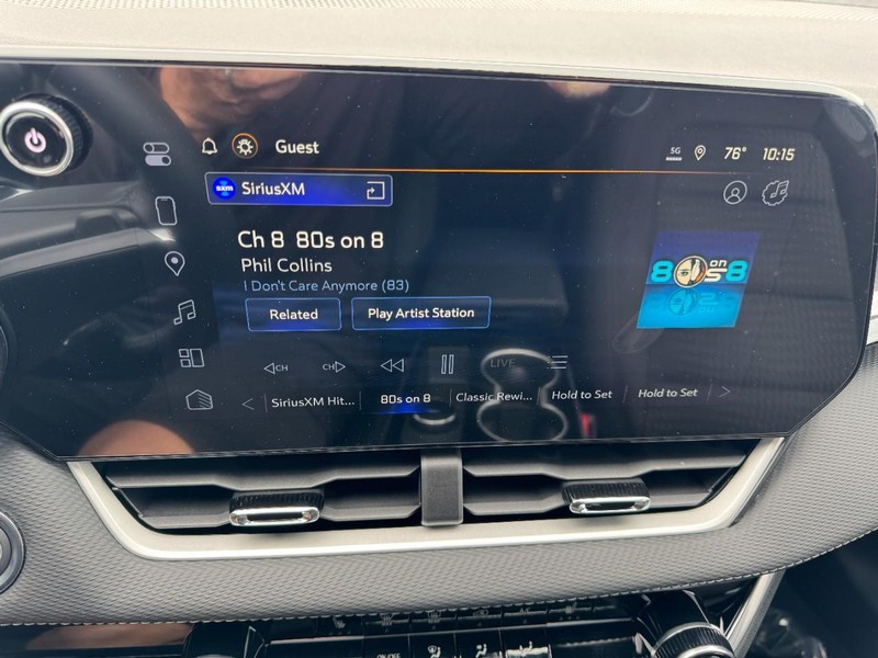 Chevrolet Equinox Vehicle Image 14
