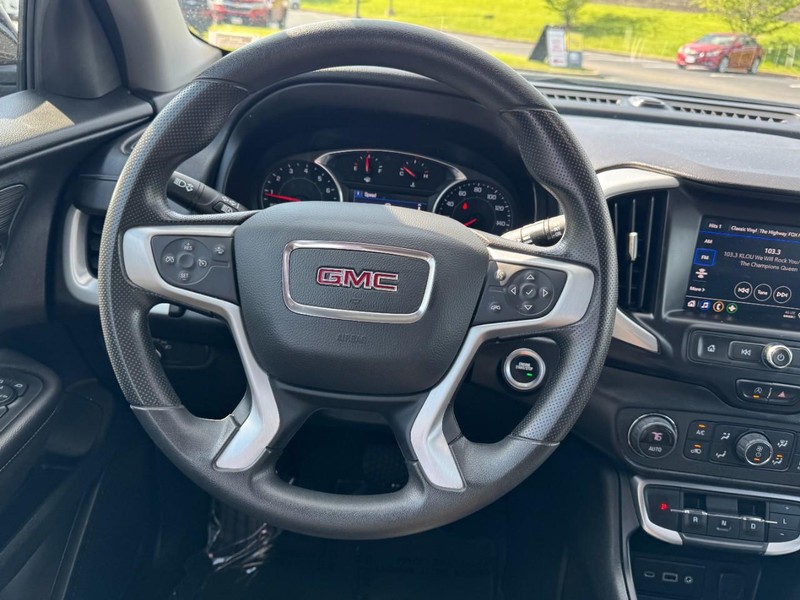 GMC Terrain Vehicle Image 12