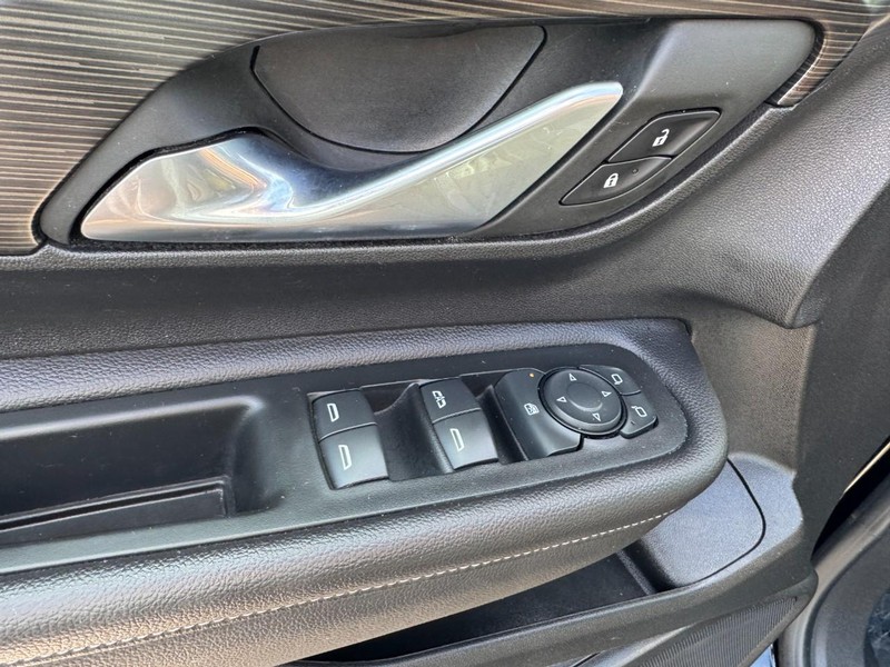 GMC Terrain Vehicle Image 15