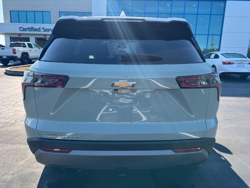 Chevrolet Equinox Vehicle Image 04
