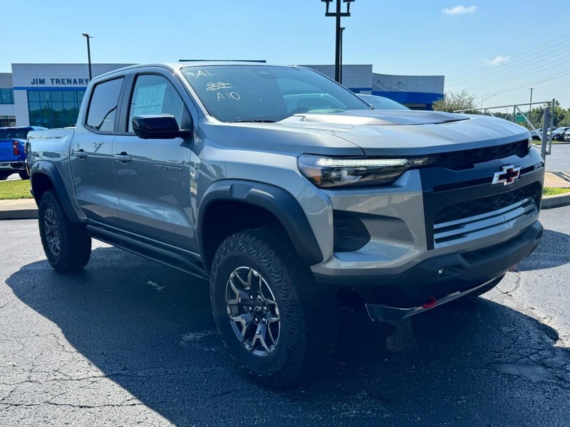 Chevrolet Colorado Vehicle Image 02