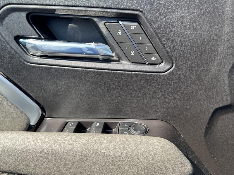 Chevrolet Colorado Vehicle Image 09