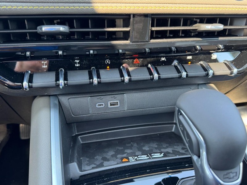 Chevrolet Colorado Vehicle Image 12