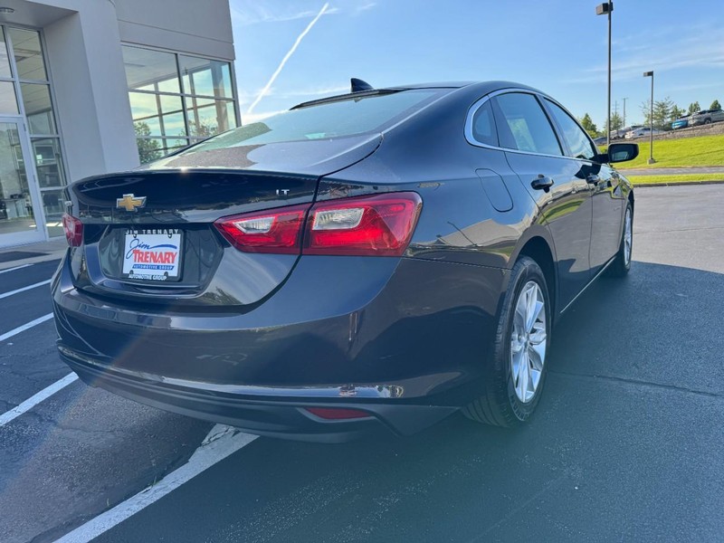 Chevrolet Malibu Vehicle Image 03
