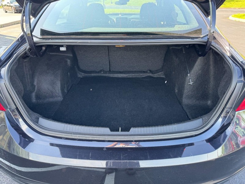 Chevrolet Malibu Vehicle Image 06