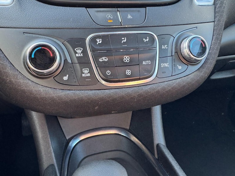 Chevrolet Malibu Vehicle Image 18